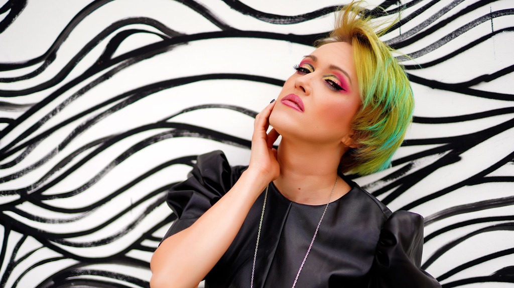 Ivana Kindl predstavlja remix singla "Divovi ljubavi"