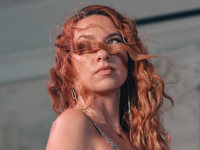 Nikolina predstavlja novi singl "Ljubav"